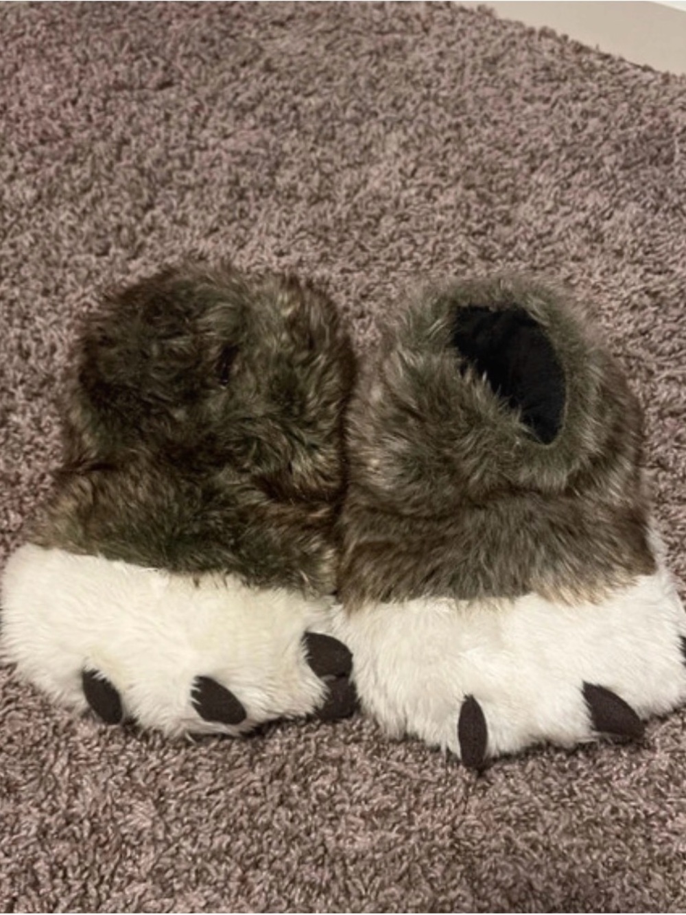 Great Wolf Lodge Faux Wolf Paw Slippers - Brown & White
